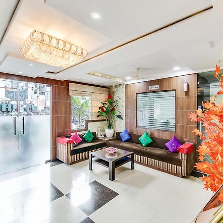 Capital O 32619 Hotel Sugar Palm Gwalior Esterno foto