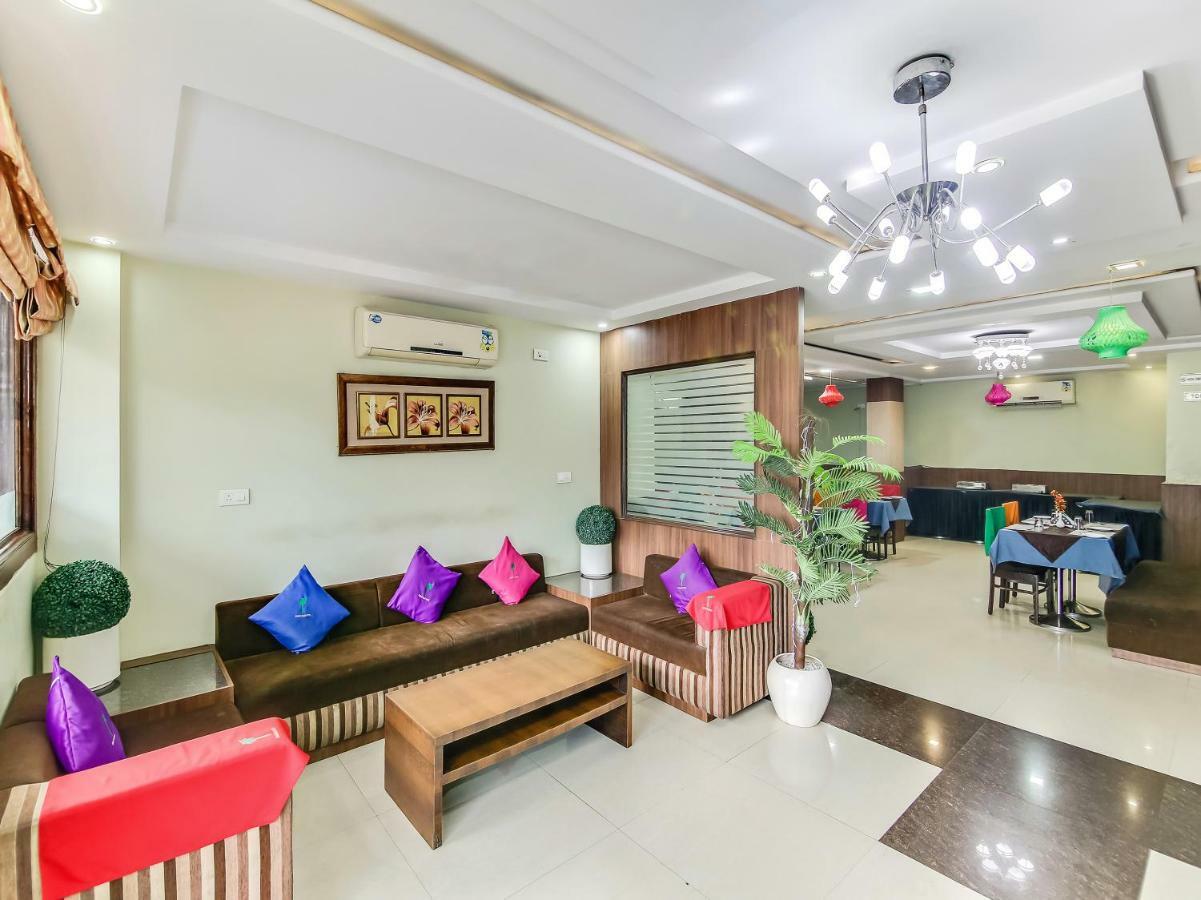 Capital O 32619 Hotel Sugar Palm Gwalior Esterno foto