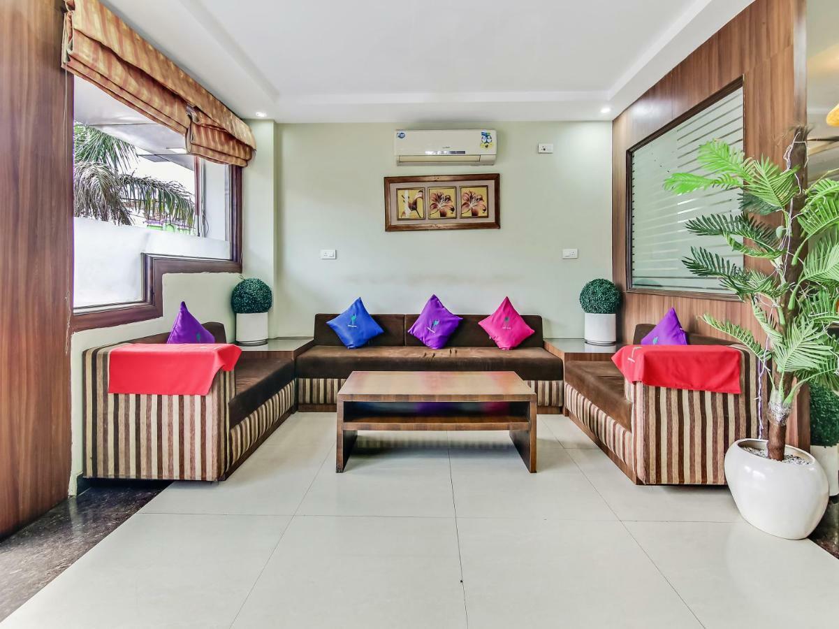 Capital O 32619 Hotel Sugar Palm Gwalior Esterno foto