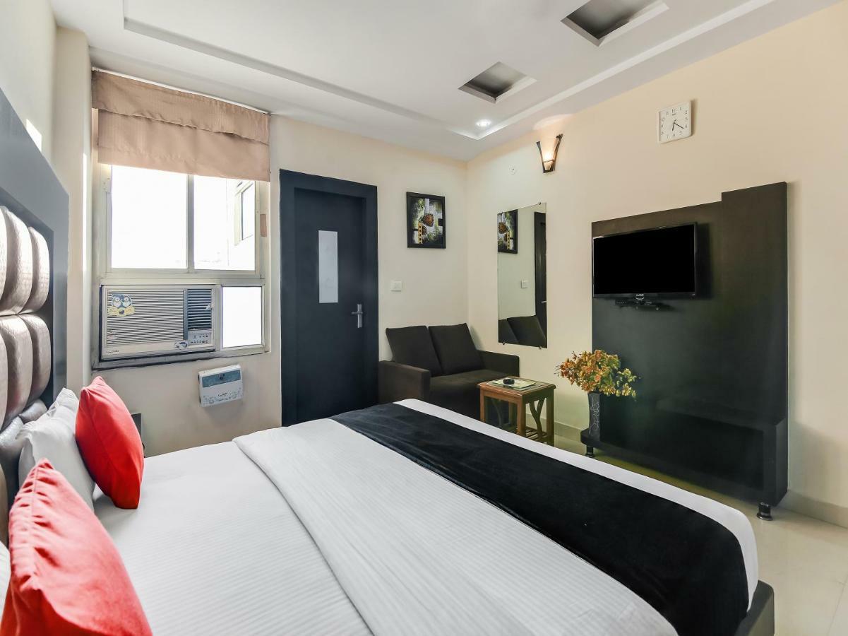 Capital O 32619 Hotel Sugar Palm Gwalior Esterno foto