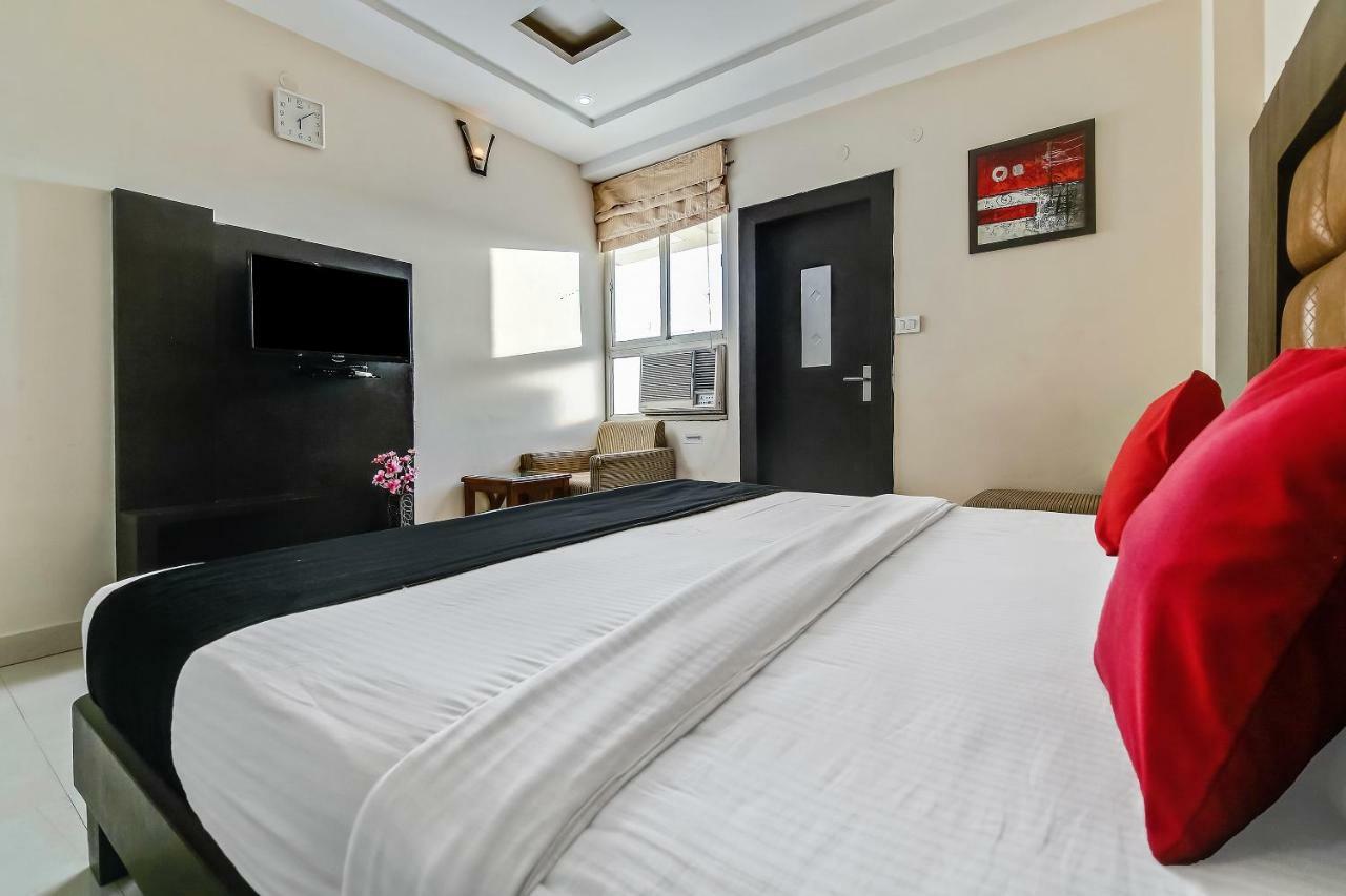 Capital O 32619 Hotel Sugar Palm Gwalior Esterno foto