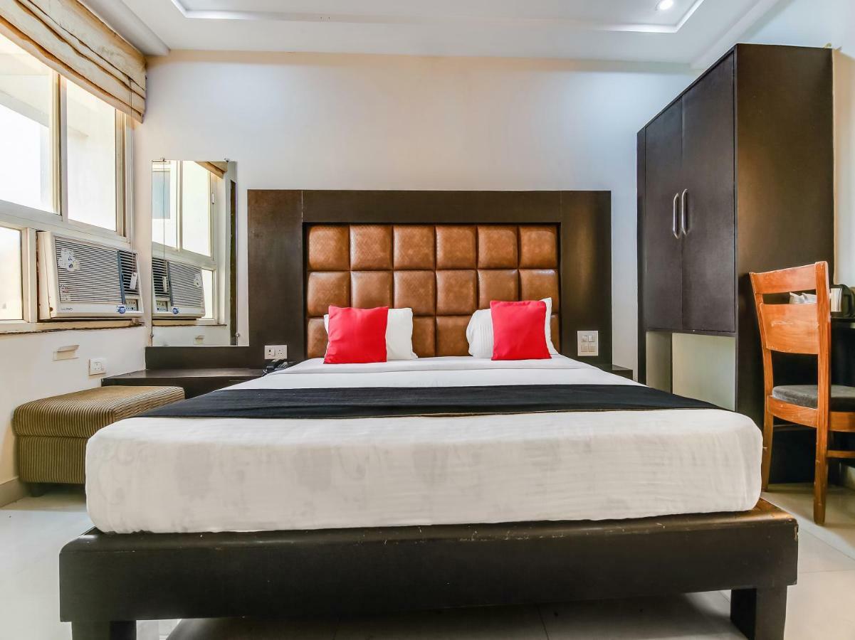 Capital O 32619 Hotel Sugar Palm Gwalior Esterno foto