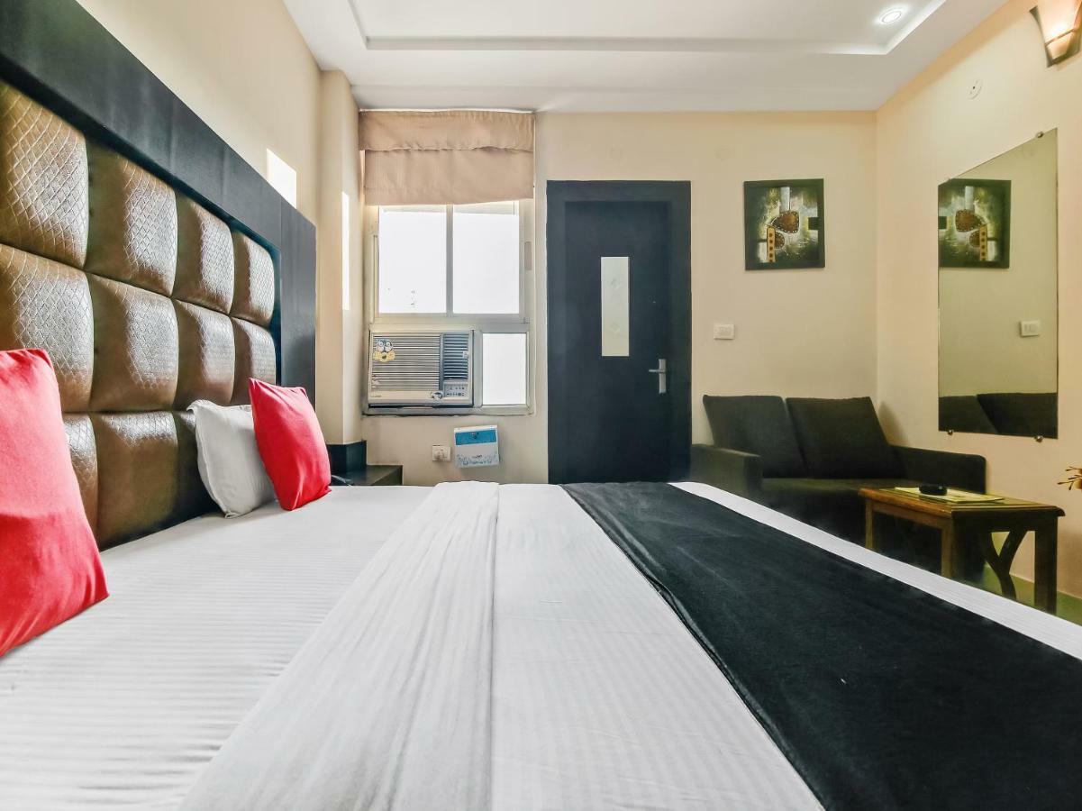Capital O 32619 Hotel Sugar Palm Gwalior Esterno foto