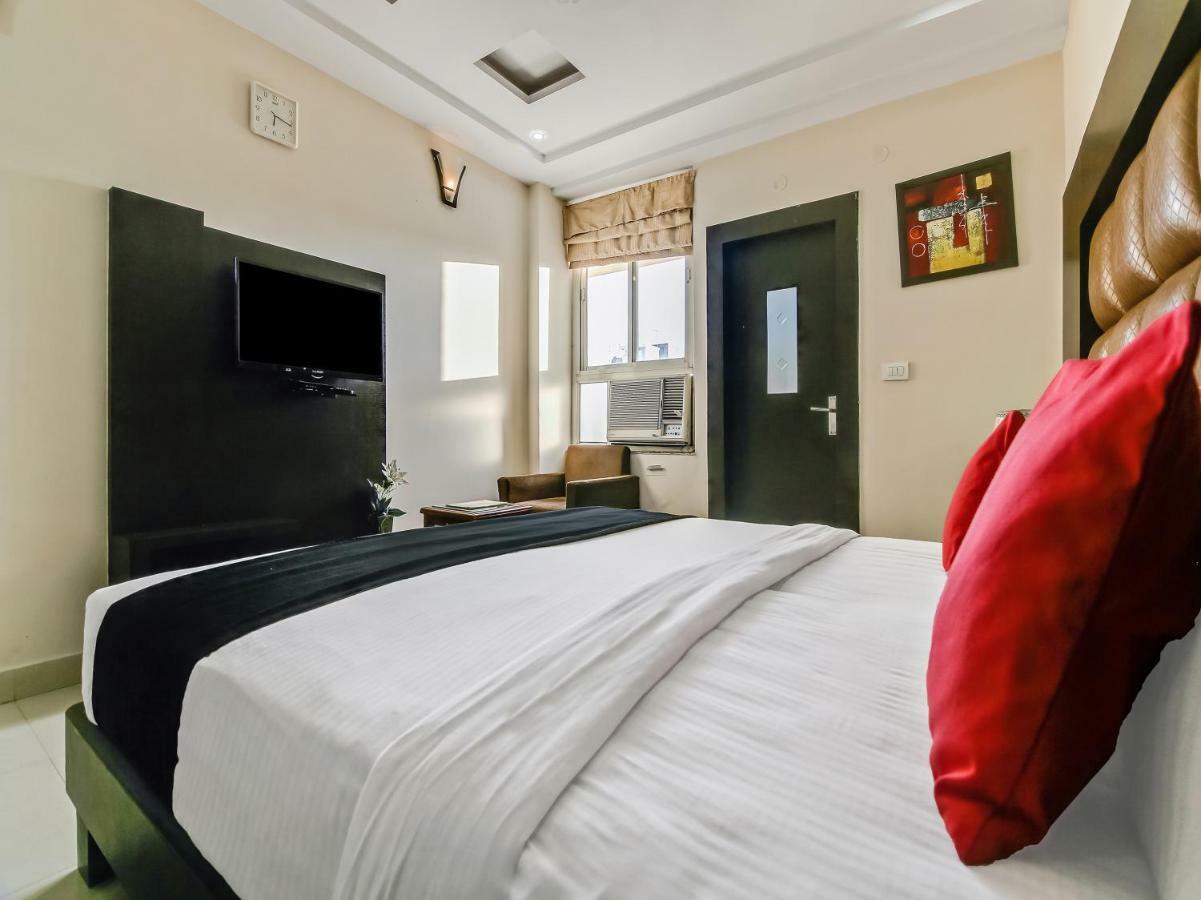 Capital O 32619 Hotel Sugar Palm Gwalior Esterno foto