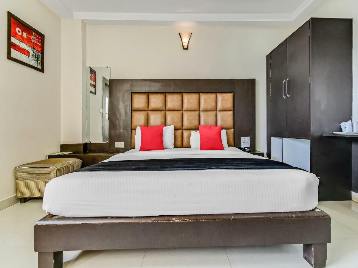 Capital O 32619 Hotel Sugar Palm Gwalior Esterno foto