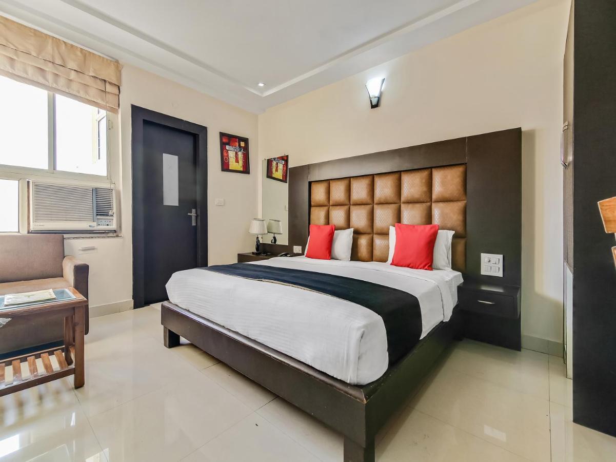Capital O 32619 Hotel Sugar Palm Gwalior Esterno foto