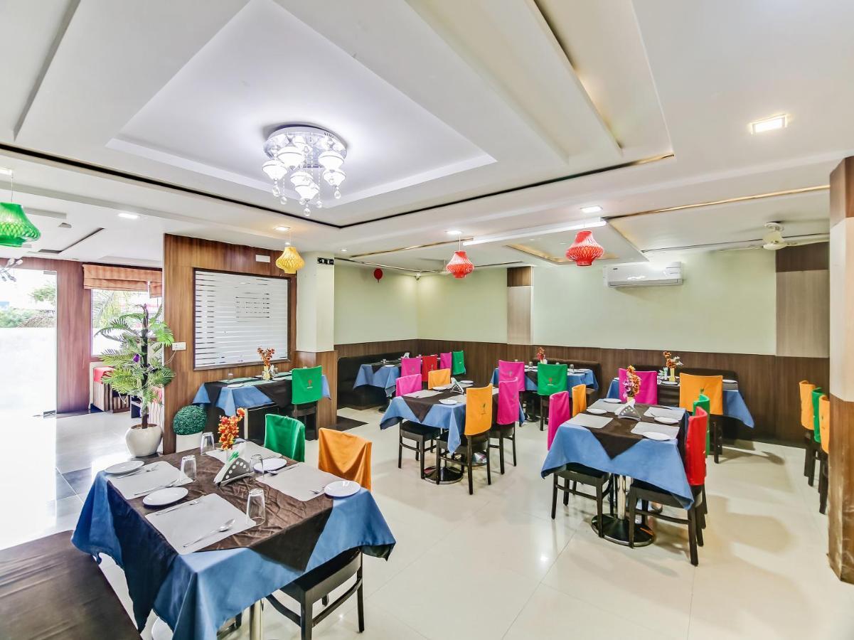 Capital O 32619 Hotel Sugar Palm Gwalior Esterno foto