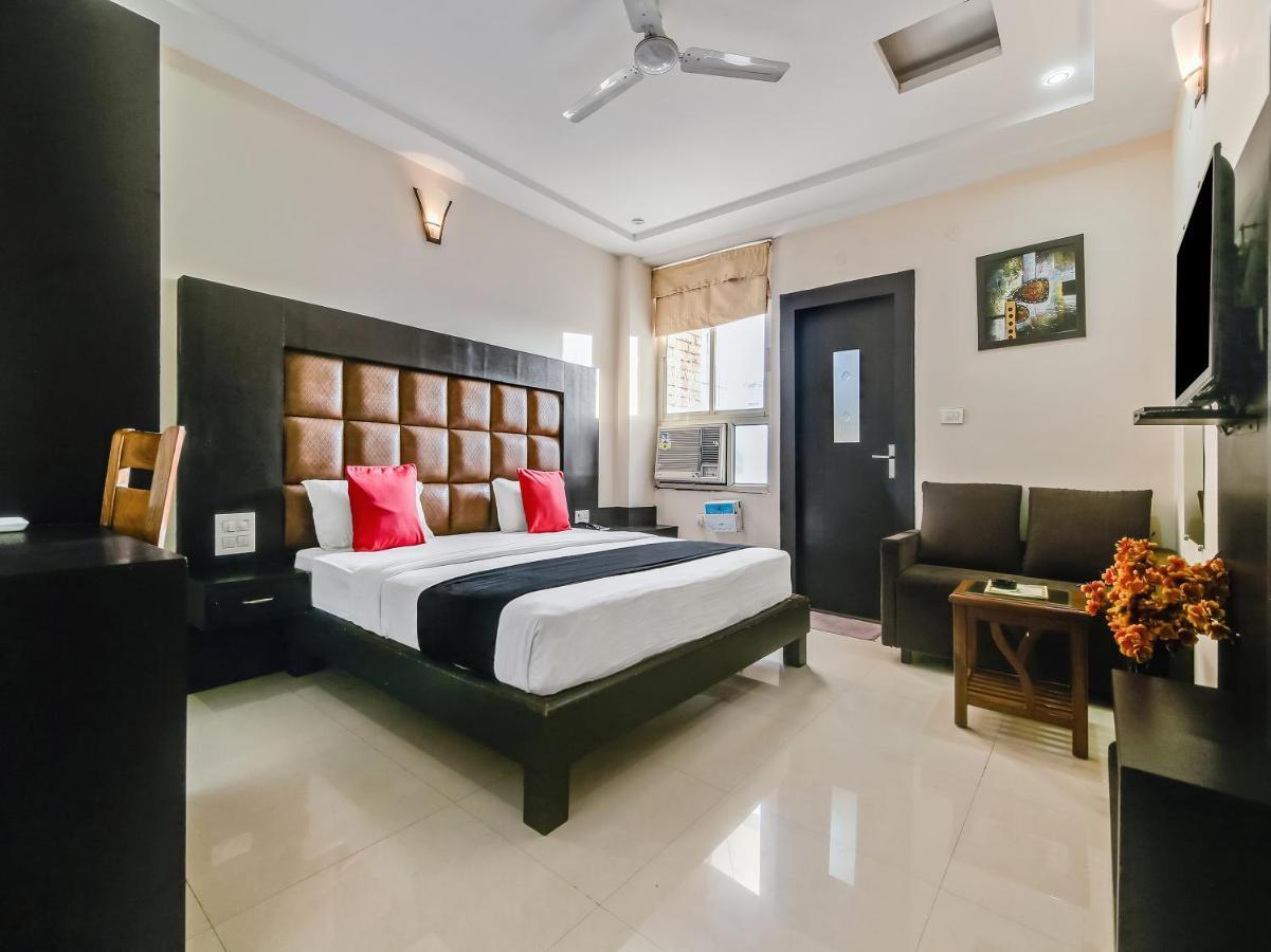 Capital O 32619 Hotel Sugar Palm Gwalior Esterno foto